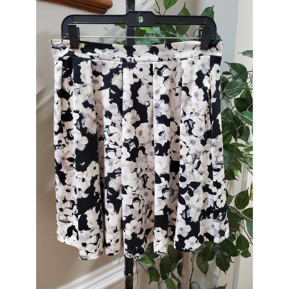 Cynthia Rowley Pockets Floral Nylon Pull on A-Line Knee Length Skirt Size Medium